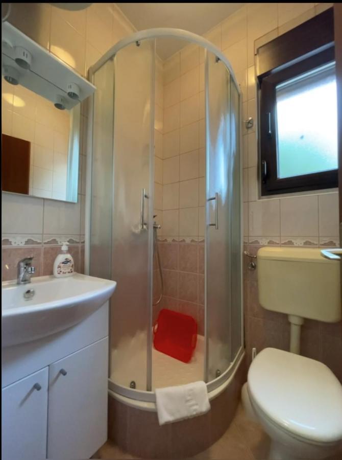 Studio Apartment Near Split Airport Kastela Bagian luar foto